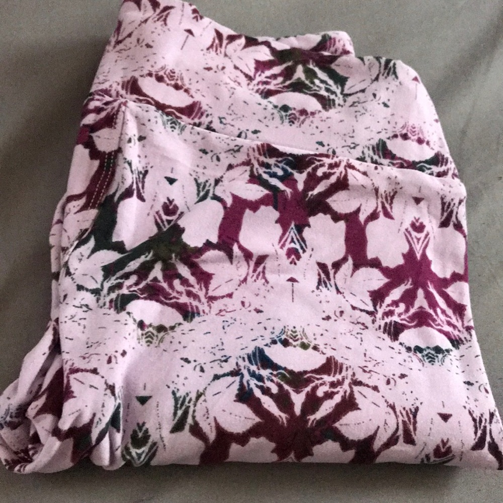 OS lularoe printed leggings brand new never worn